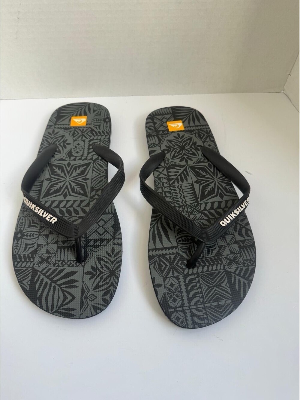 Quiksilver Molokai Art Flip‑Flops — Grey/Black Tribal Pattern — Flexible Strap